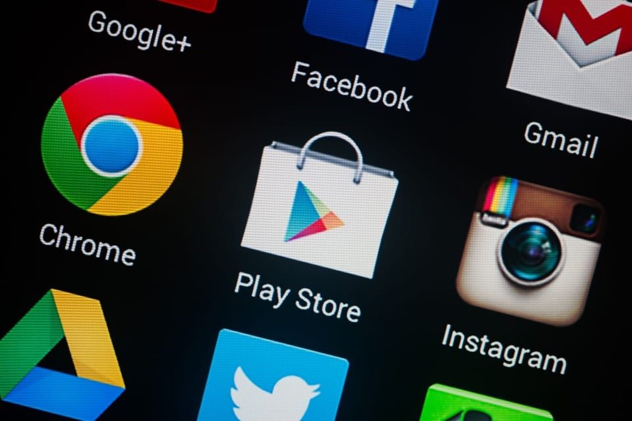 8 Dangerous Apps from Play Store